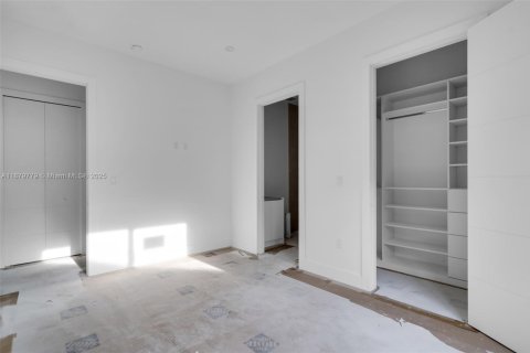 Villa ou maison à vendre à Miami, Floride: 4 chambres № 1921913 - photo 24