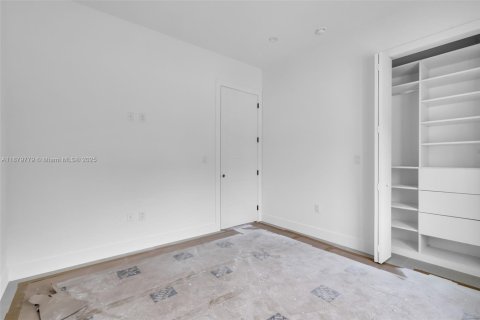 Villa ou maison à vendre à Miami, Floride: 4 chambres № 1921913 - photo 19