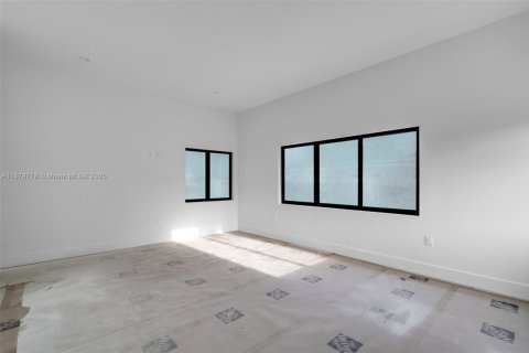 Villa ou maison à vendre à Miami, Floride: 4 chambres № 1921913 - photo 28