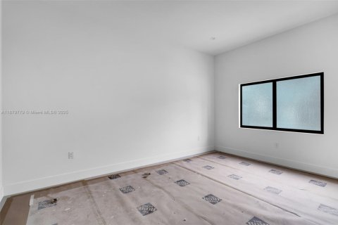 Villa ou maison à vendre à Miami, Floride: 4 chambres № 1921913 - photo 20