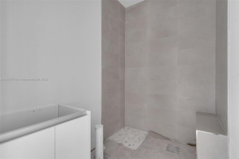 Villa ou maison à vendre à Miami, Floride: 4 chambres № 1921913 - photo 25