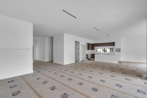 Villa ou maison à vendre à Miami, Floride: 4 chambres № 1921913 - photo 8