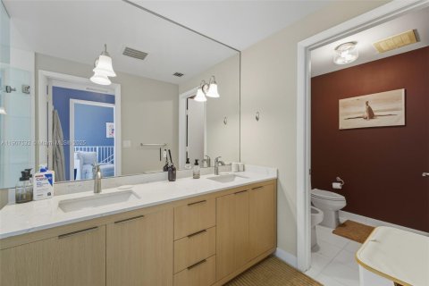 Condominio en venta en Miami, Florida, 2 dormitorios, 152.08 m2 № 1964043 - foto 25