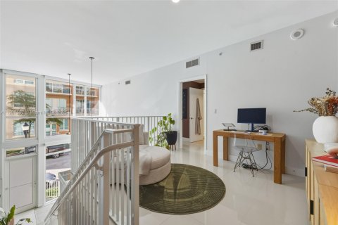Condominio en venta en Miami, Florida, 2 dormitorios, 152.08 m2 № 1964043 - foto 19