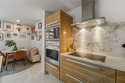 Condominio en venta en Miami, Florida, 2 dormitorios, 152.08 m2 № 1964043 - foto 15