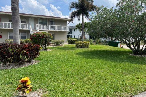 Condominio en alquiler en West Palm Beach, Florida, 2 dormitorios, 74.14 m2 № 1210403 - foto 1