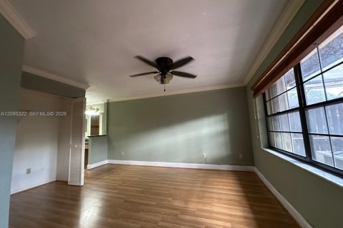 Touwnhouse à vendre à Miami, Floride: 3 chambres, 154.96 m2 № 2422370 - photo 14