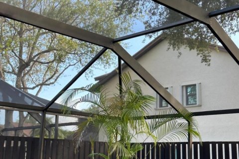 Touwnhouse à vendre à Miami, Floride: 3 chambres, 154.96 m2 № 2422370 - photo 20
