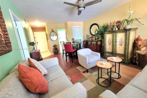 Condo in Fort Lauderdale, Florida, 1 bedroom  № 1850690 - photo 10