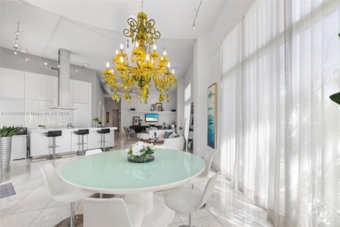 Copropriété à vendre à Miami Beach, Floride: 2 chambres, 191.1 m2 № 2013630 - photo 18