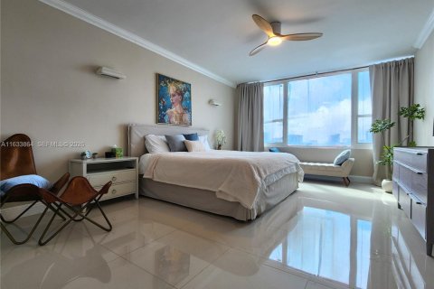 Condo in Hollywood, Florida, 2 bedrooms  № 2154609 - photo 13