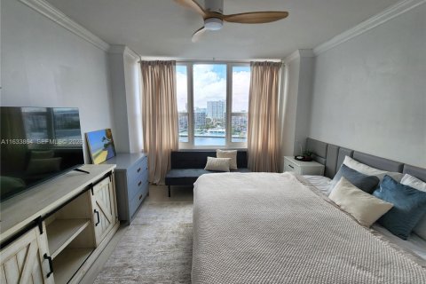 Condo in Hollywood, Florida, 2 bedrooms  № 2154609 - photo 19
