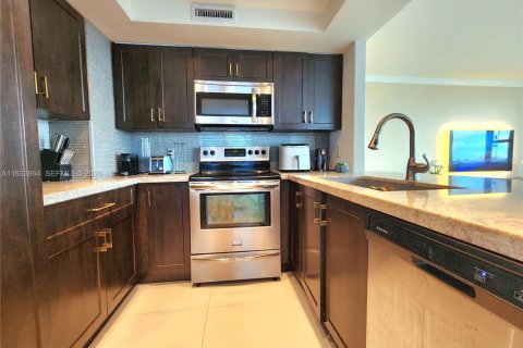 Condo in Hollywood, Florida, 2 bedrooms  № 2154609 - photo 5