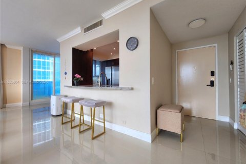 Condo in Hollywood, Florida, 2 bedrooms  № 2154609 - photo 7