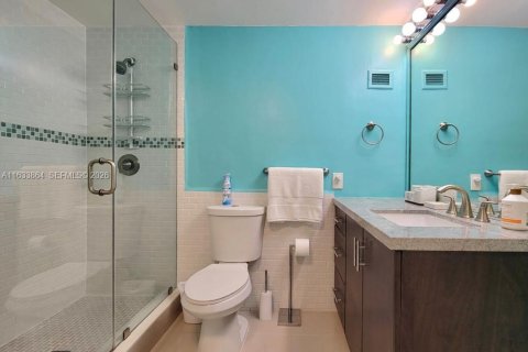Condo in Hollywood, Florida, 2 bedrooms  № 2154609 - photo 16