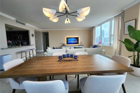 Condo in Hollywood, Florida, 2 bedrooms  № 2154609 - photo 12