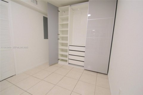 Снять в аренду кондоминиум в Майами, Флорида 1 спальня, 66.7м2, № 1989340 - фото 11