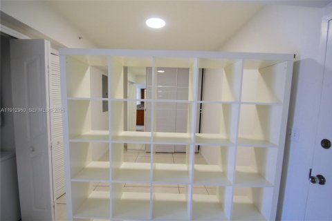 Снять в аренду кондоминиум в Майами, Флорида 1 спальня, 66.7м2, № 1989340 - фото 13