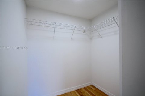 Снять в аренду кондоминиум в Майами, Флорида 1 спальня, 66.7м2, № 1989340 - фото 17