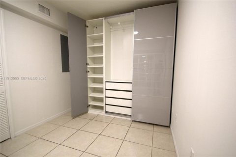 Снять в аренду кондоминиум в Майами, Флорида 1 спальня, 66.7м2, № 1989340 - фото 10