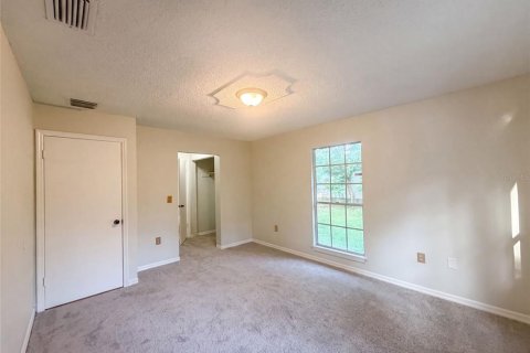 House in Ocala, Florida 3 bedrooms, 128.58 sq.m. № 2238023 - photo 15