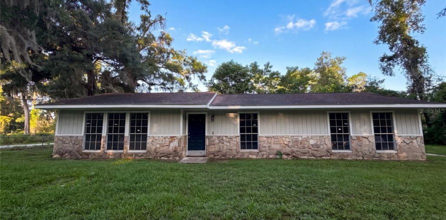 House in Ocala, Florida 3 bedrooms, 128.58 sq.m. № 2238023