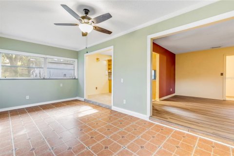House in New Smyrna Beach, Florida 3 bedrooms, 182.74 sq.m. № 2211399 - photo 17