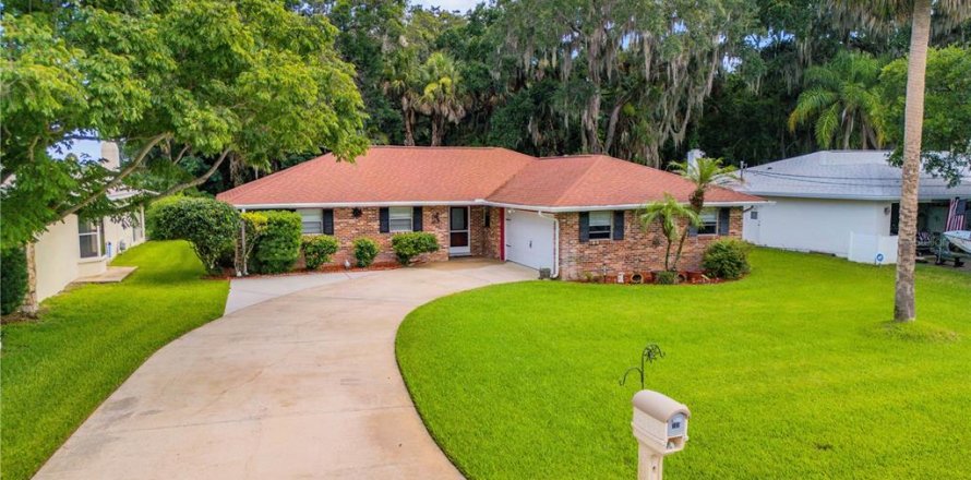House in New Smyrna Beach, Florida 3 bedrooms, 182.74 sq.m. № 2211399