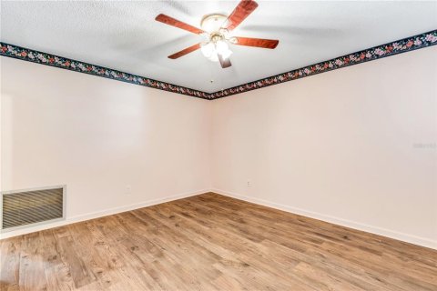 House in New Smyrna Beach, Florida 3 bedrooms, 182.74 sq.m. № 2211399 - photo 21