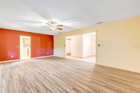 House in New Smyrna Beach, Florida 3 bedrooms, 182.74 sq.m. № 2211399 - photo 8