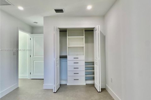 Купить виллу или дом в Саут-Майами, Флорида 4 спальни, № 1994384 - фото 11