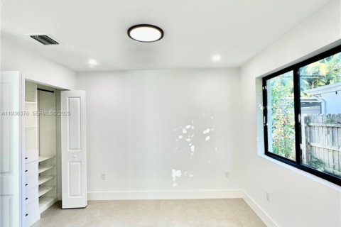 Купить виллу или дом в Саут-Майами, Флорида 4 спальни, № 1994384 - фото 10