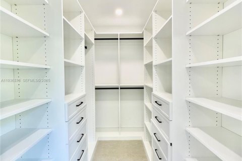 Купить виллу или дом в Саут-Майами, Флорида 4 спальни, № 1994384 - фото 27