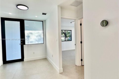 Купить виллу или дом в Саут-Майами, Флорида 4 спальни, № 1994384 - фото 3