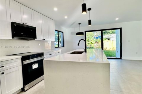 Купить виллу или дом в Саут-Майами, Флорида 4 спальни, № 1994384 - фото 21