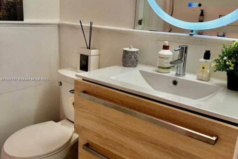 Купить кондоминиум в Халландейл-Бич, Флорида 3 спальни, 162.58м2, № 1926510 - фото 26