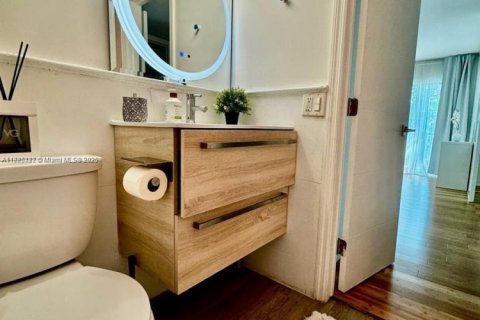 Купить кондоминиум в Халландейл-Бич, Флорида 3 спальни, 162.58м2, № 1926510 - фото 27