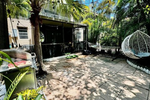 Купить кондоминиум в Халландейл-Бич, Флорида 3 спальни, 162.58м2, № 1926510 - фото 8