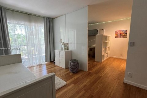 Купить кондоминиум в Халландейл-Бич, Флорида 3 спальни, 162.58м2, № 1926510 - фото 28