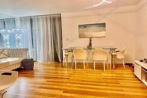 Купить кондоминиум в Халландейл-Бич, Флорида 3 спальни, 162.58м2, № 1926510 - фото 5