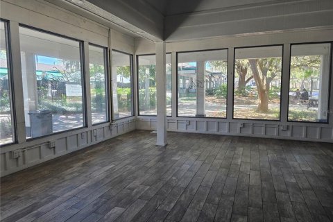 Immobilier commercial à louer à Gainesville, Floride: 102.19 m2 № 1829041 - photo 2
