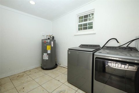 House in Orlando, Florida 3 bedrooms, 130.43 sq.m. № 2416975 - photo 25