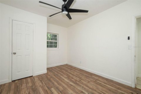House in Orlando, Florida 3 bedrooms, 130.43 sq.m. № 2416975 - photo 18