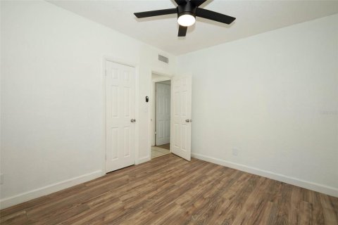House in Orlando, Florida 3 bedrooms, 130.43 sq.m. № 2416975 - photo 22