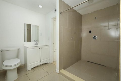 House in Orlando, Florida 3 bedrooms, 130.43 sq.m. № 2416975 - photo 14