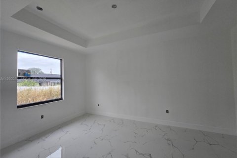 Villa ou maison à vendre à Lehigh Acres, Floride: 3 chambres, 197.6 m2 № 2010354 - photo 28