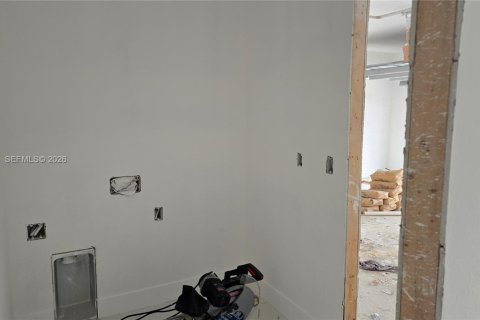 Villa ou maison à vendre à Lehigh Acres, Floride: 3 chambres, 197.6 m2 № 2010354 - photo 27