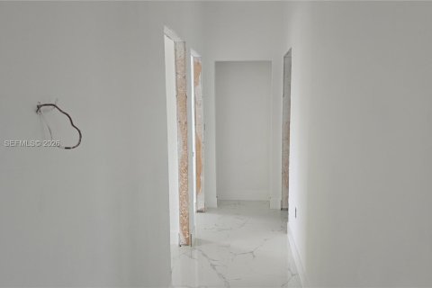 Villa ou maison à vendre à Lehigh Acres, Floride: 3 chambres, 197.6 m2 № 2010354 - photo 24