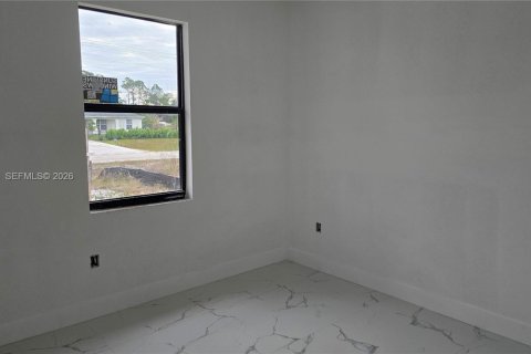 Villa ou maison à vendre à Lehigh Acres, Floride: 3 chambres, 197.6 m2 № 2010354 - photo 26