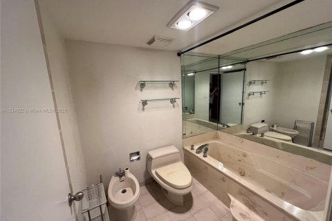 Copropriété à louer à Miami, Floride: 2 chambres, 113.62 m2 № 1813902 - photo 12